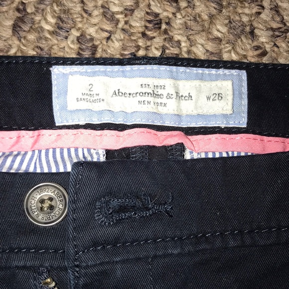 Shorts - Picture 2 of 3